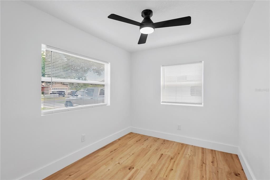 For Sale: $299,000 (3 beds, 2 baths, 844 Square Feet)