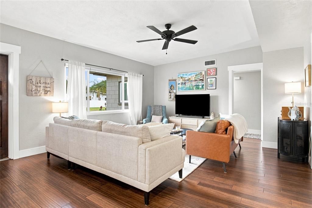 For Sale: $465,000 (3 beds, 2 baths, 1344 Square Feet)
