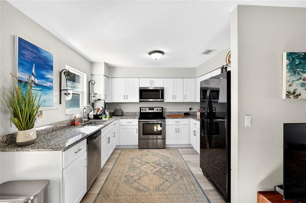 For Sale: $275,000 (3 beds, 2 baths, 1275 Square Feet)