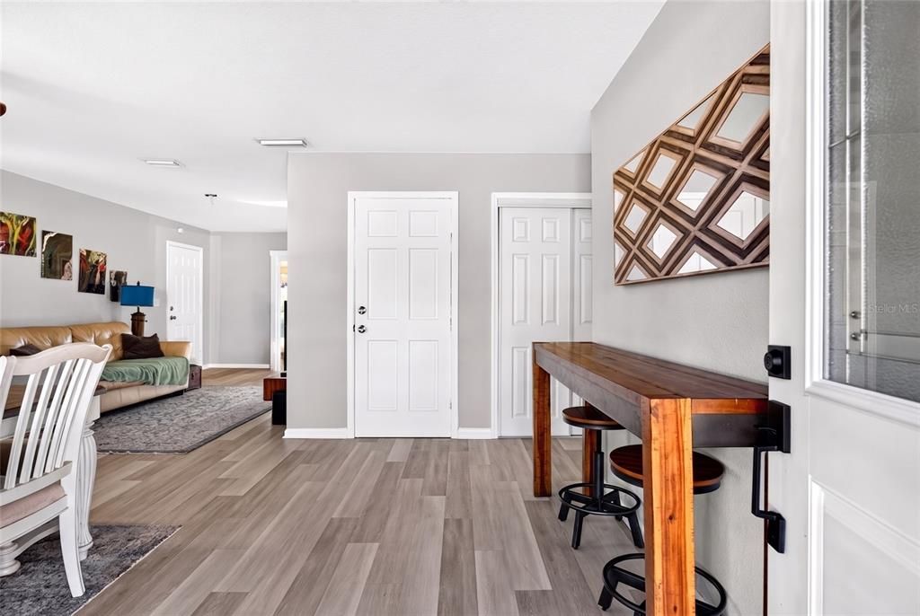 For Sale: $275,000 (3 beds, 2 baths, 1275 Square Feet)