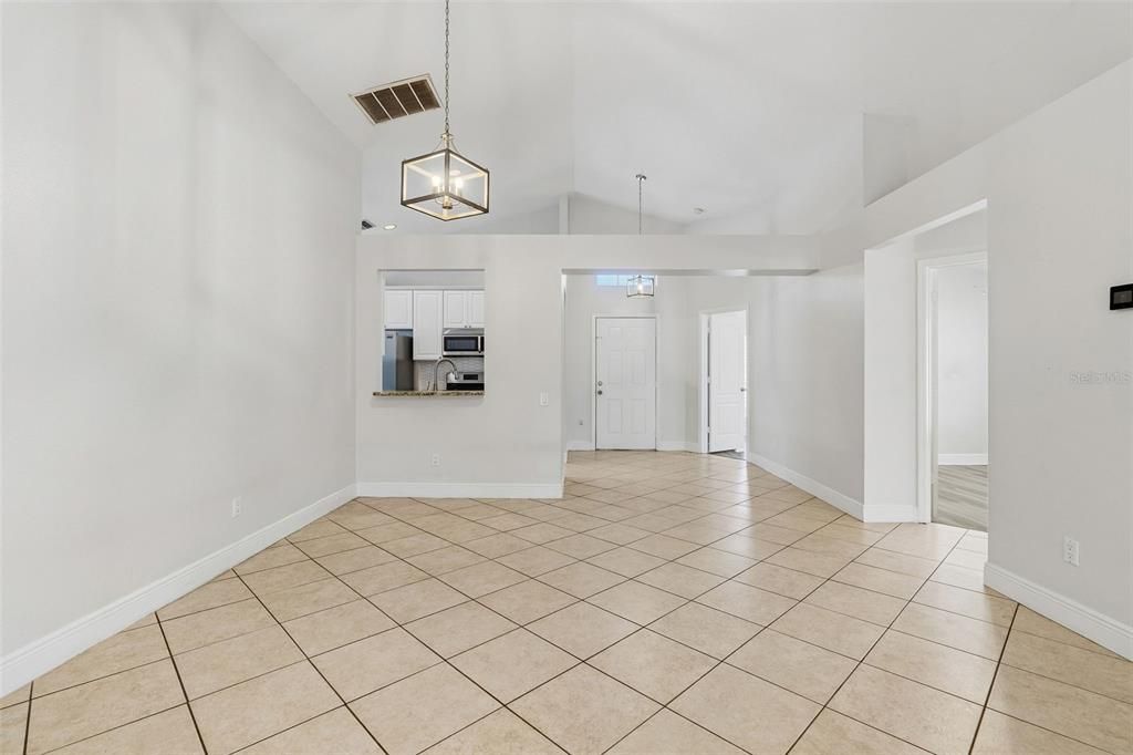 For Sale: $379,999 (4 beds, 2 baths, 1685 Square Feet)