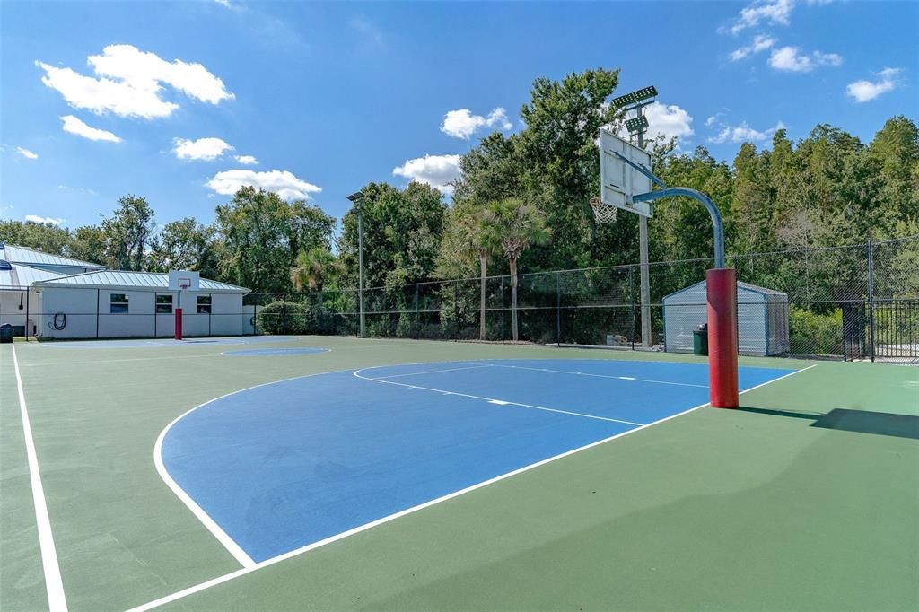 For Sale: $379,999 (4 beds, 2 baths, 1685 Square Feet)
