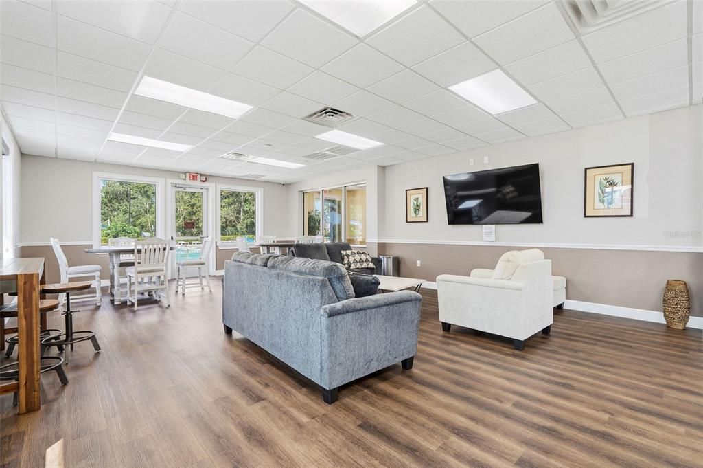 For Sale: $379,999 (4 beds, 2 baths, 1685 Square Feet)