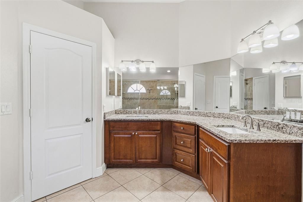 For Sale: $379,999 (4 beds, 2 baths, 1685 Square Feet)