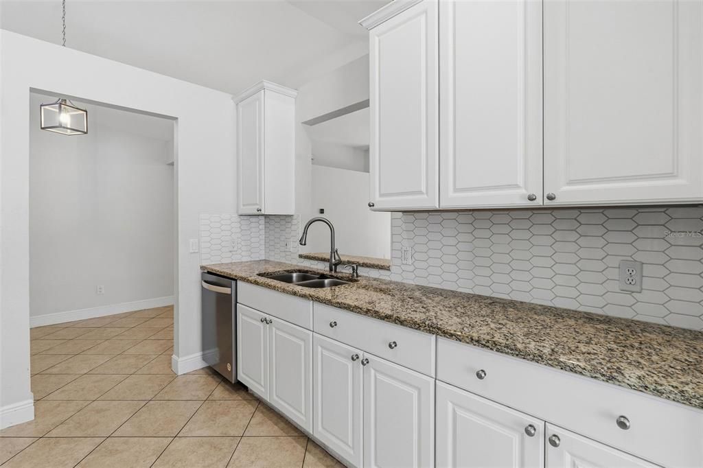 For Sale: $379,999 (4 beds, 2 baths, 1685 Square Feet)