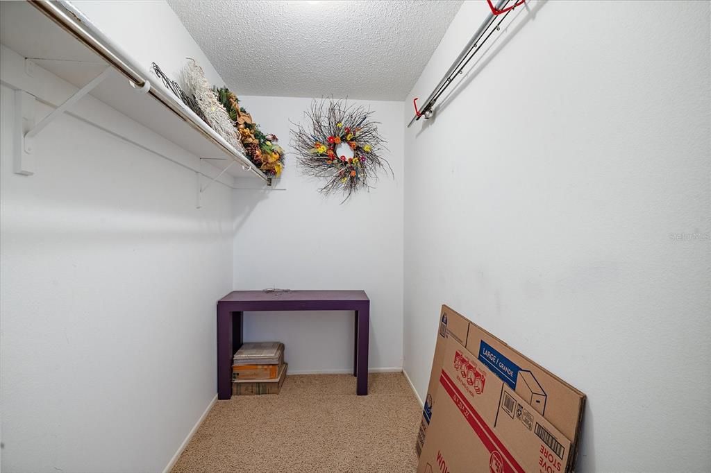 For Sale: $230,000 (2 beds, 2 baths, 1408 Square Feet)