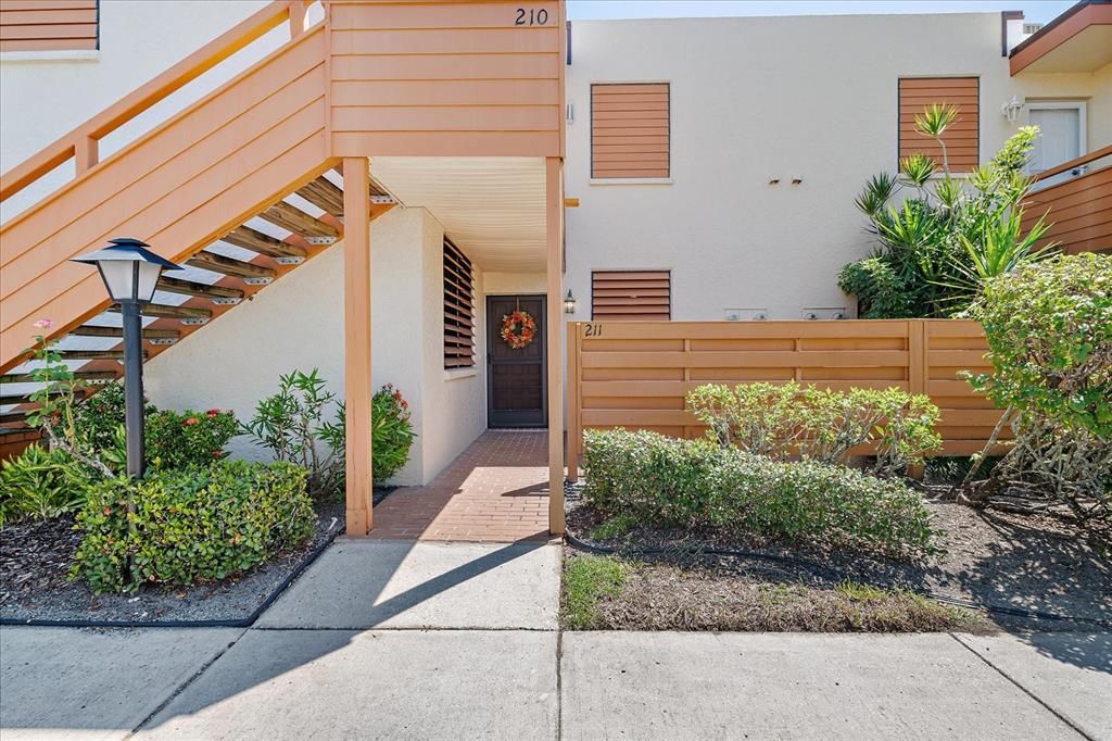 For Sale: $230,000 (2 beds, 2 baths, 1408 Square Feet)