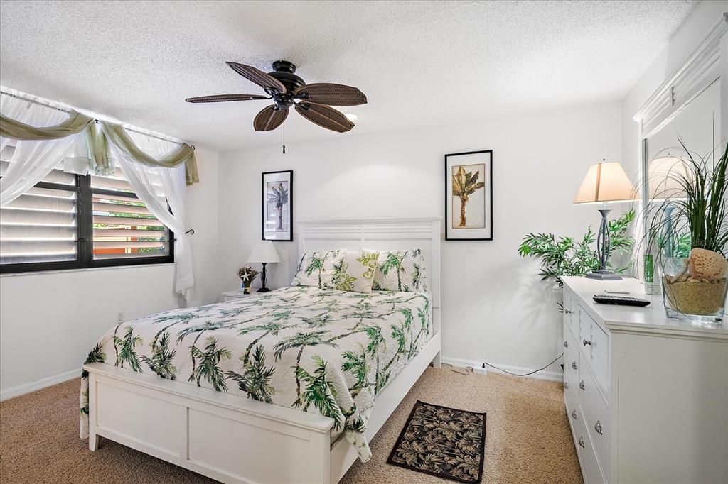 For Sale: $230,000 (2 beds, 2 baths, 1408 Square Feet)