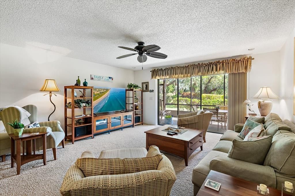 For Sale: $230,000 (2 beds, 2 baths, 1408 Square Feet)