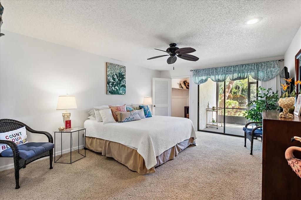For Sale: $230,000 (2 beds, 2 baths, 1408 Square Feet)