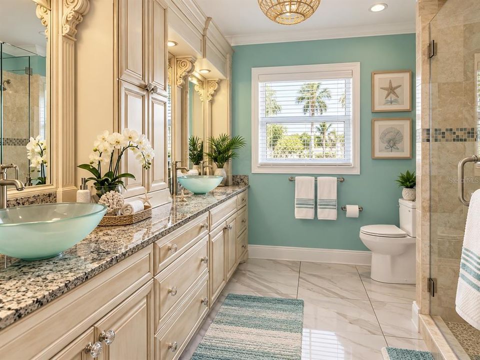 Active With Contract: $1,000,000 (2 beds, 2 baths, 1563 Square Feet)