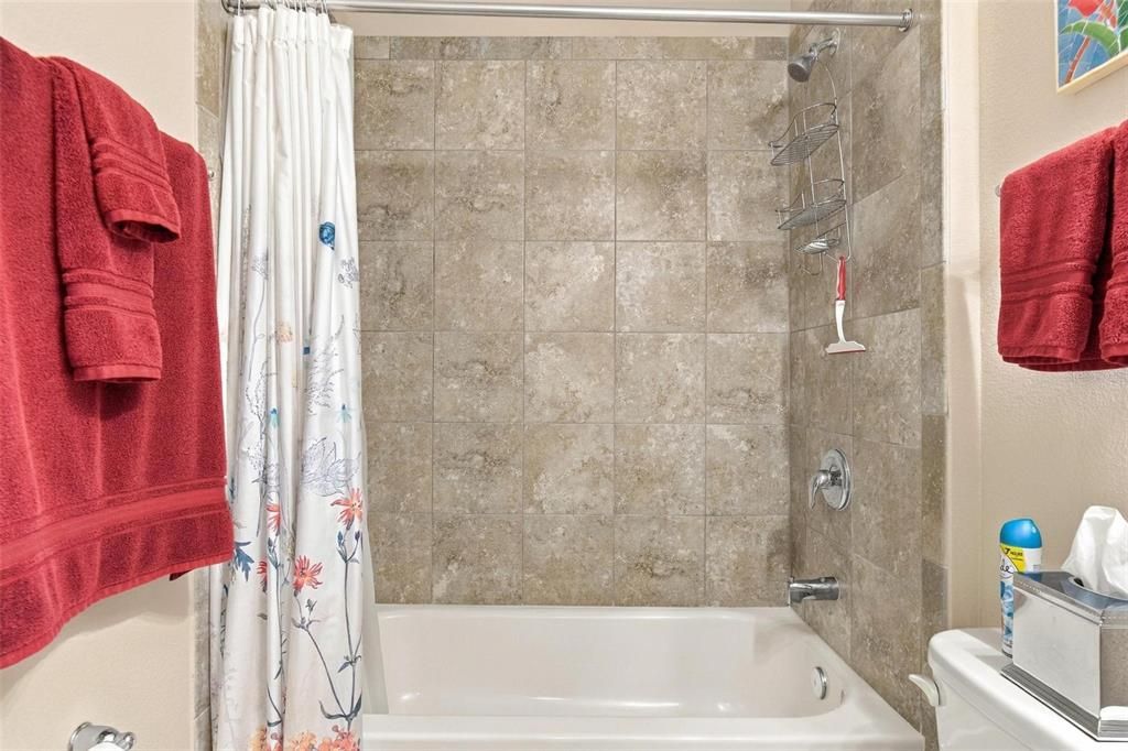 En Venta: $649,000 (4 camas, 3 baños, 1919 Pies cuadrados)