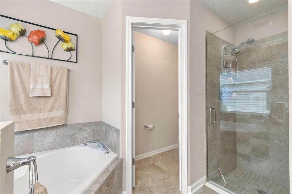 En Venta: $649,000 (4 camas, 3 baños, 1919 Pies cuadrados)