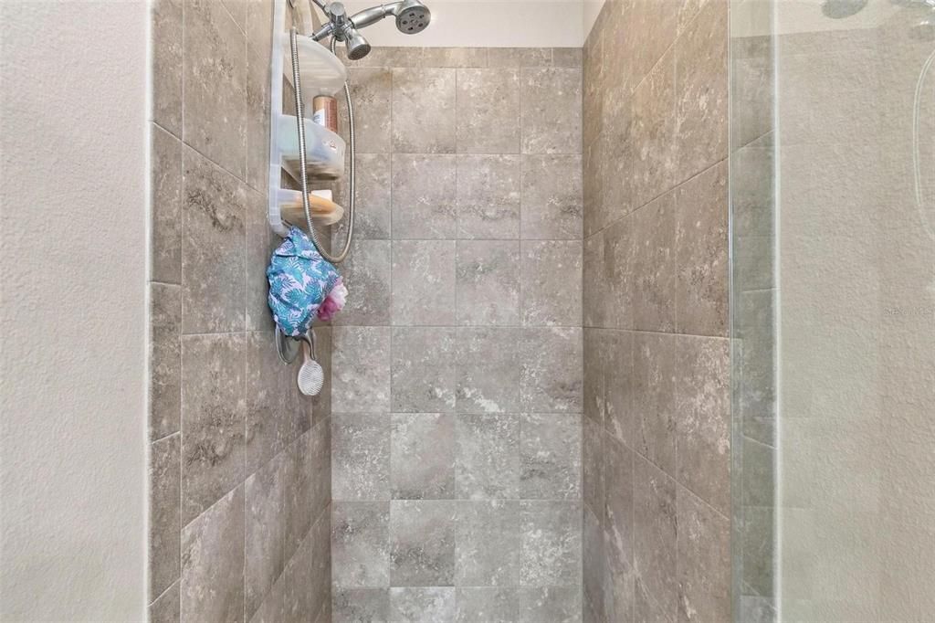 En Venta: $649,000 (4 camas, 3 baños, 1919 Pies cuadrados)