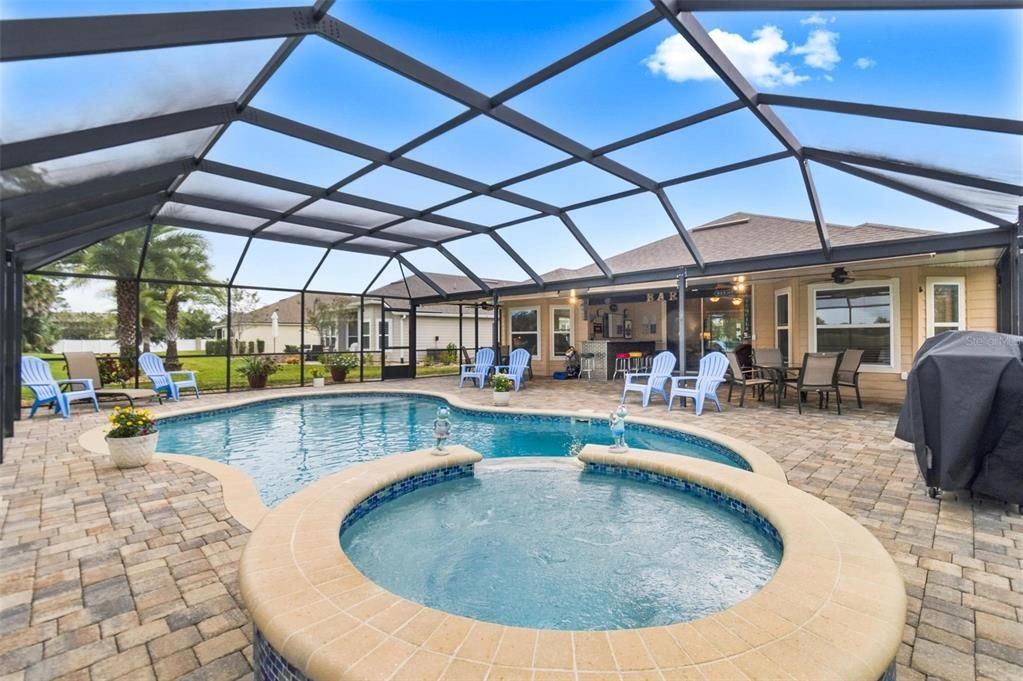 En Venta: $649,000 (4 camas, 3 baños, 1919 Pies cuadrados)