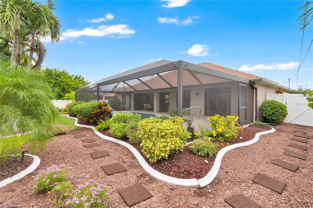 For Sale: $475,000 (3 beds, 2 baths, 1838 Square Feet)