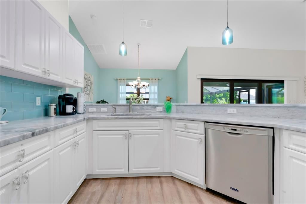 For Sale: $475,000 (3 beds, 2 baths, 1838 Square Feet)