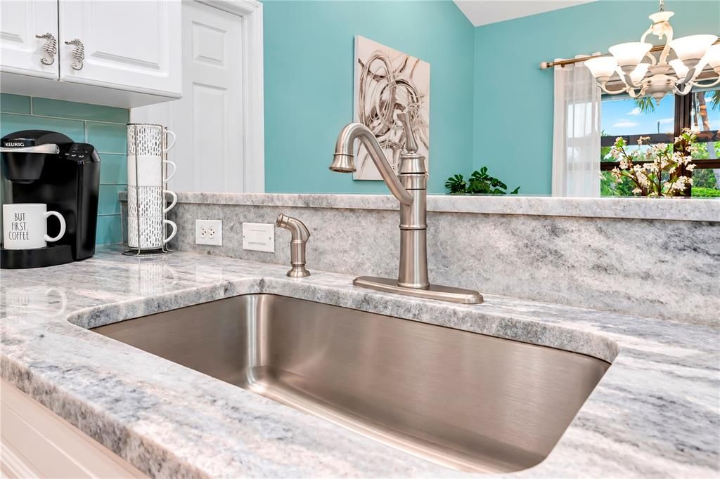 For Sale: $475,000 (3 beds, 2 baths, 1838 Square Feet)