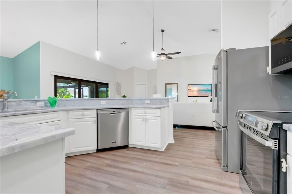 For Sale: $475,000 (3 beds, 2 baths, 1838 Square Feet)