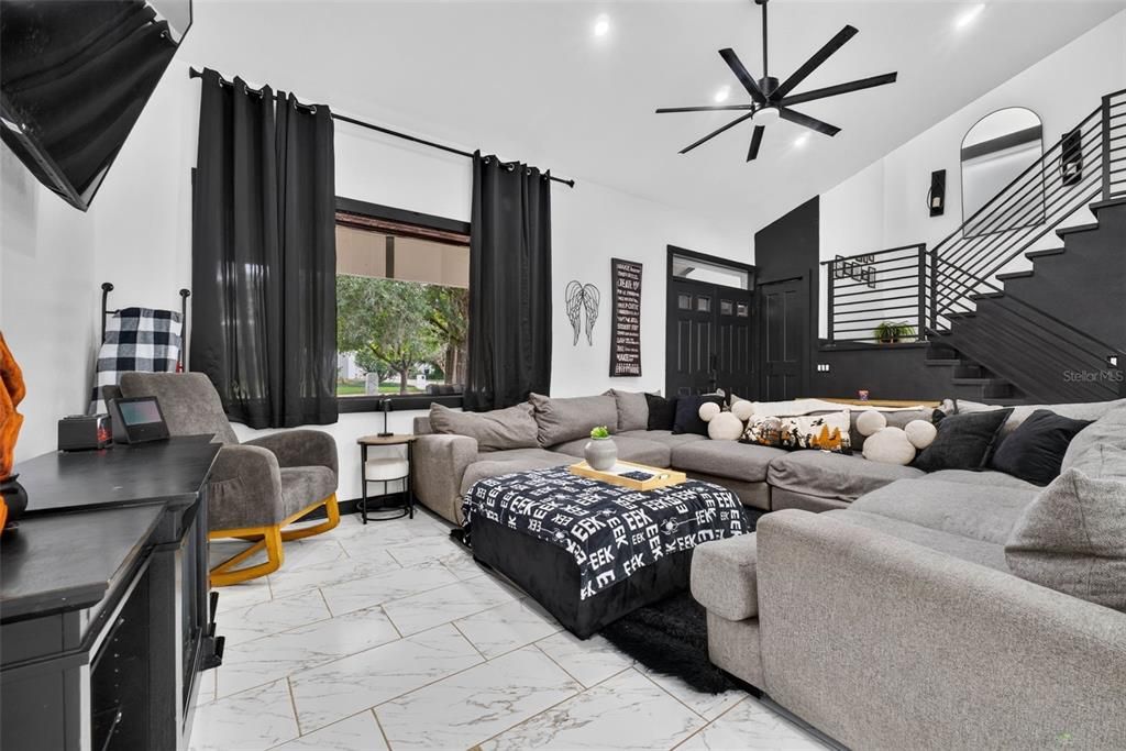 For Sale: $449,999 (5 beds, 3 baths, 2478 Square Feet)