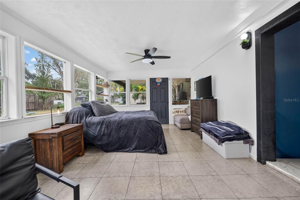 For Sale: $449,999 (5 beds, 3 baths, 2478 Square Feet)