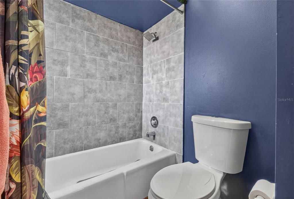 For Sale: $449,999 (5 beds, 3 baths, 2478 Square Feet)
