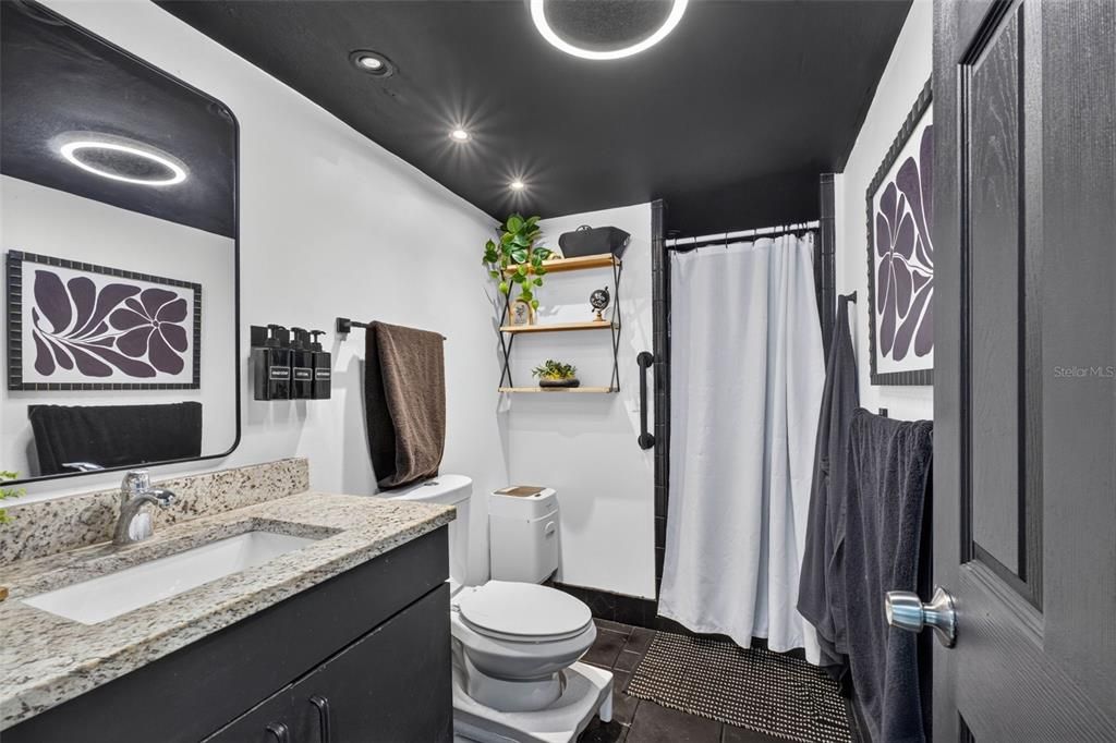 For Sale: $449,999 (5 beds, 3 baths, 2478 Square Feet)