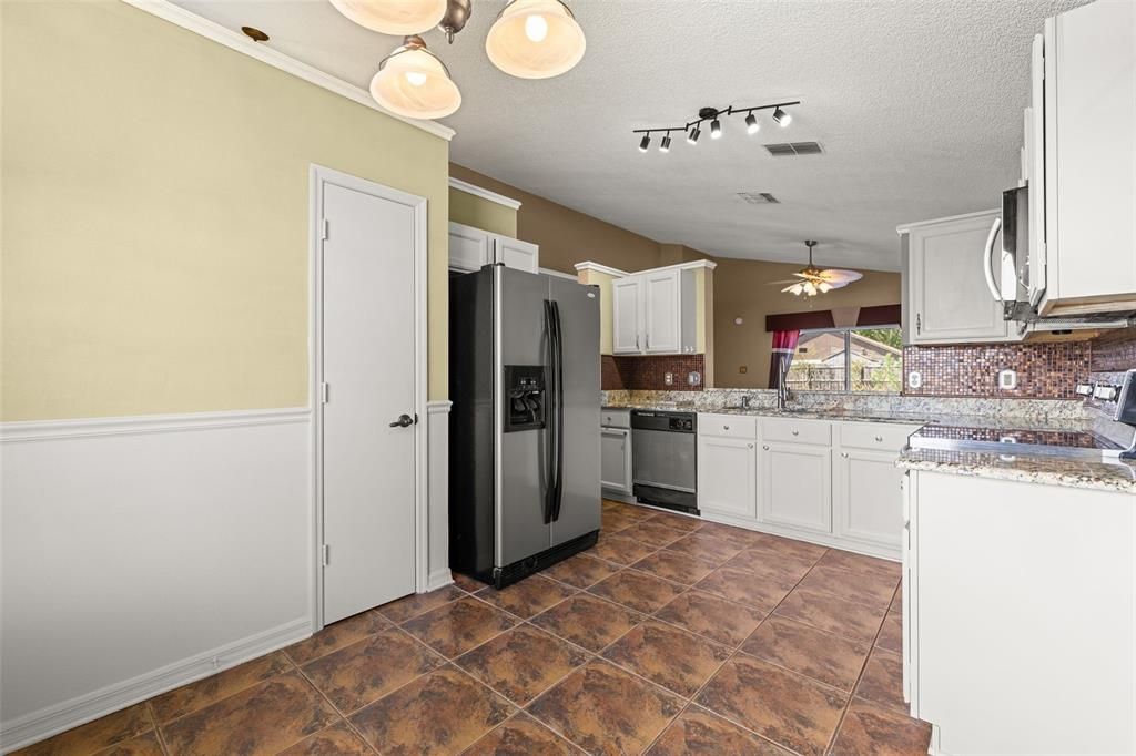 For Rent: $2,200 (3 beds, 2 baths, 1314 Square Feet)