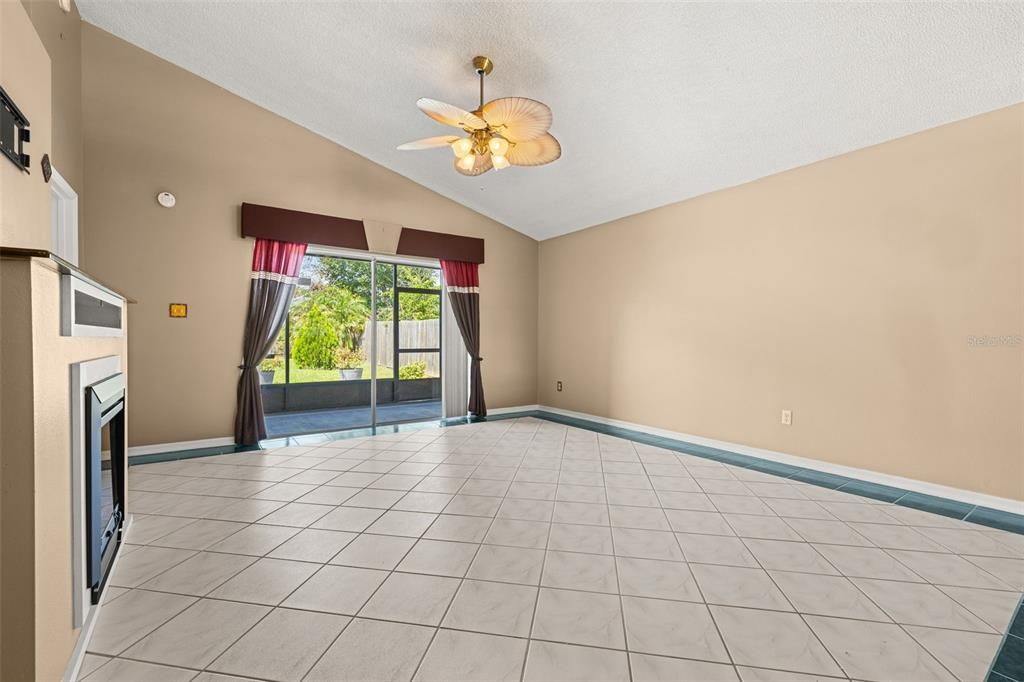 For Rent: $2,200 (3 beds, 2 baths, 1314 Square Feet)