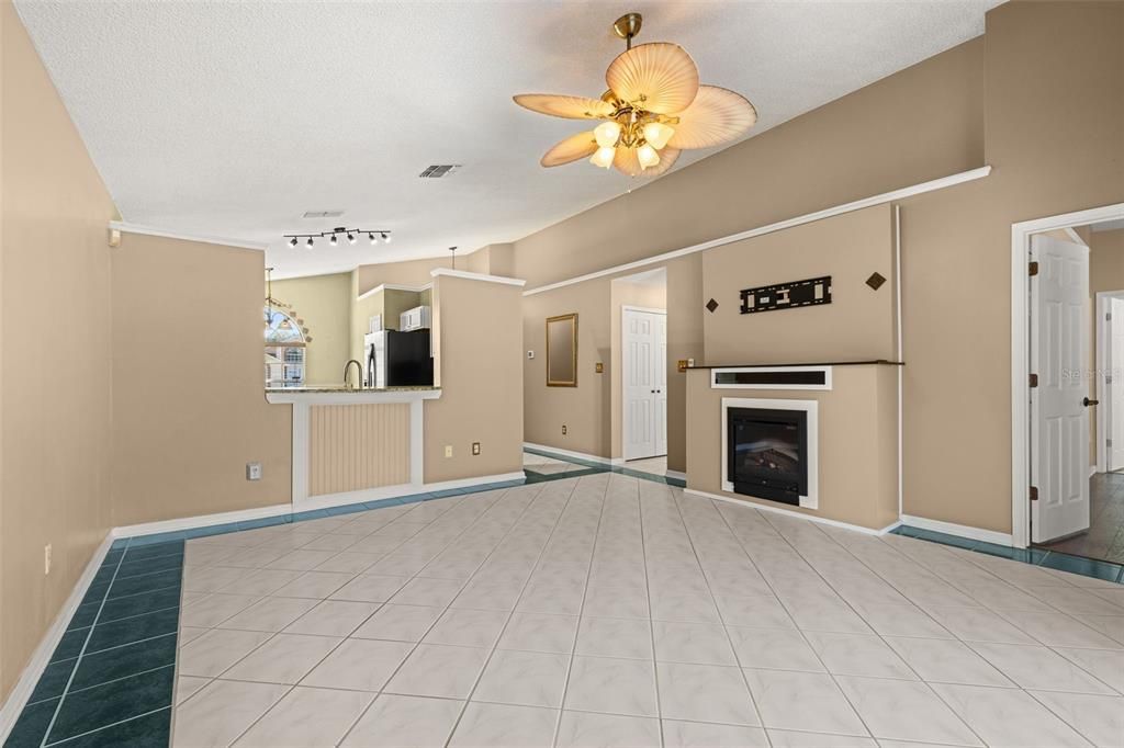 For Rent: $2,200 (3 beds, 2 baths, 1314 Square Feet)