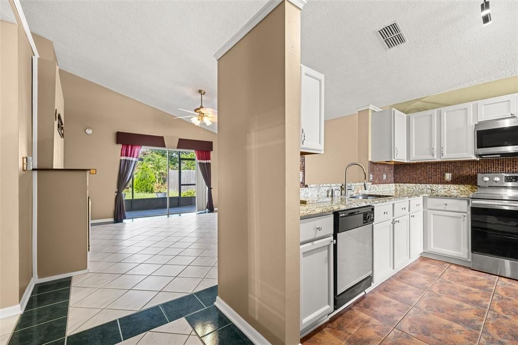 For Rent: $2,200 (3 beds, 2 baths, 1314 Square Feet)