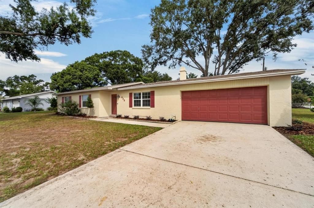 For Sale: $329,900 (3 beds, 2 baths, 1308 Square Feet)