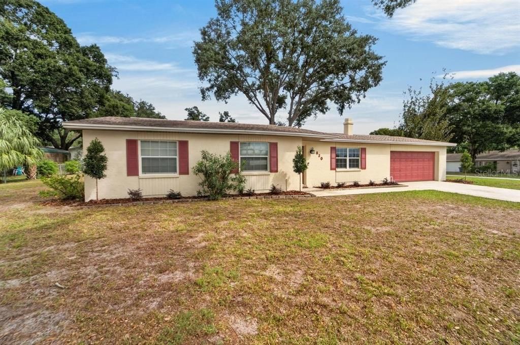 For Sale: $329,900 (3 beds, 2 baths, 1308 Square Feet)