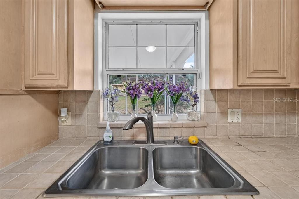 For Sale: $329,900 (3 beds, 2 baths, 1308 Square Feet)