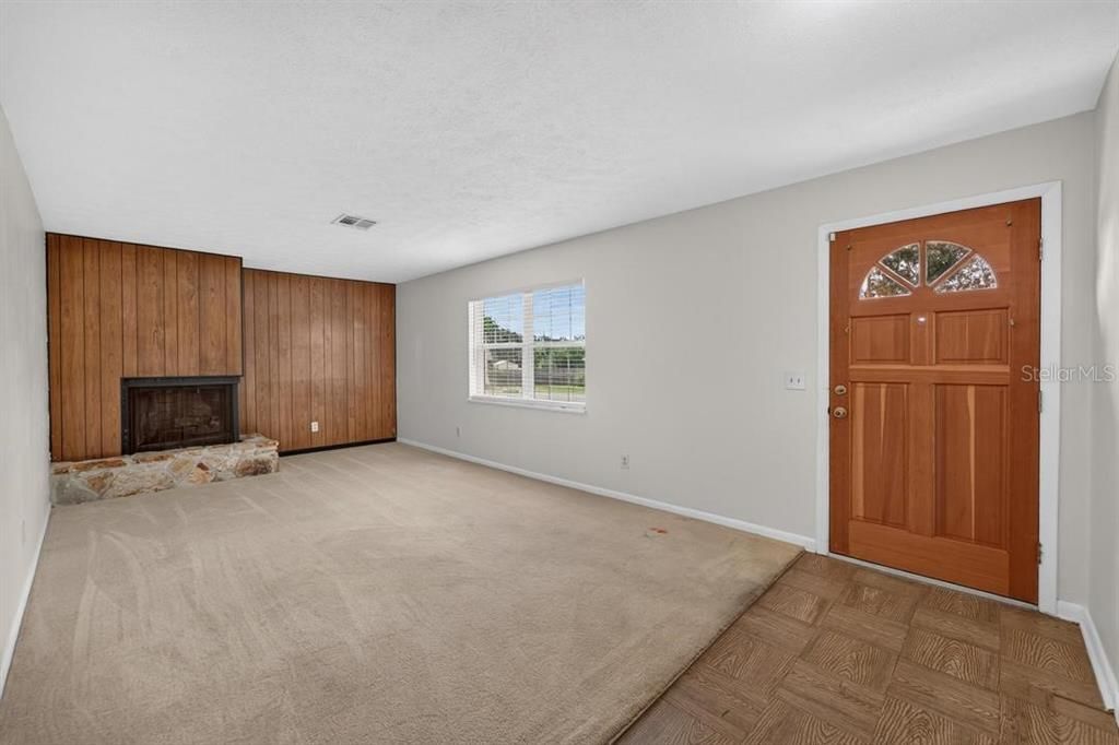 For Sale: $329,900 (3 beds, 2 baths, 1308 Square Feet)