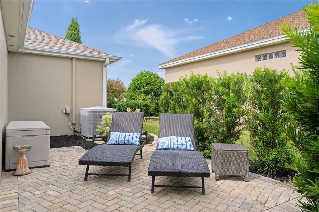 For Sale: $525,000 (3 beds, 2 baths, 1938 Square Feet)
