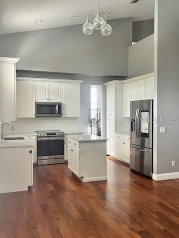 For Sale: $760,000 (4 beds, 3 baths, 2751 Square Feet)