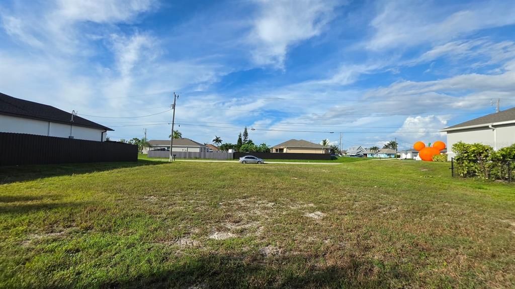 待售: $52,000 (0.23 acres)