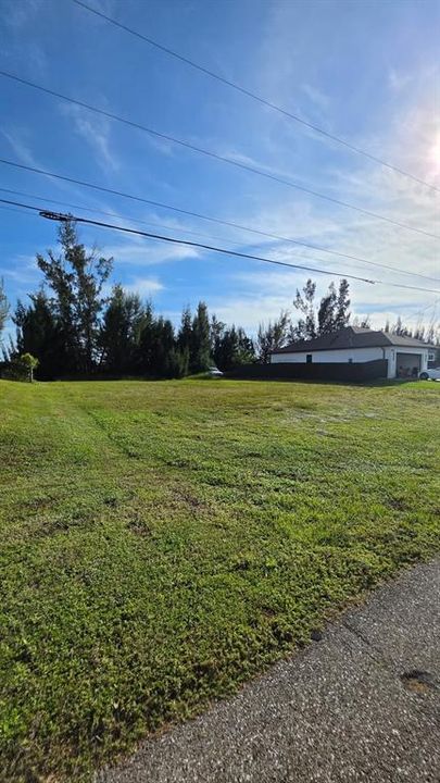 待售: $52,000 (0.23 acres)