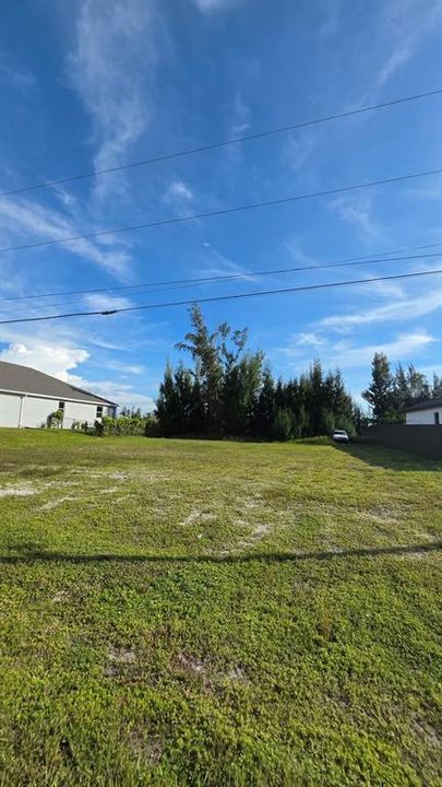 待售: $52,000 (0.23 acres)