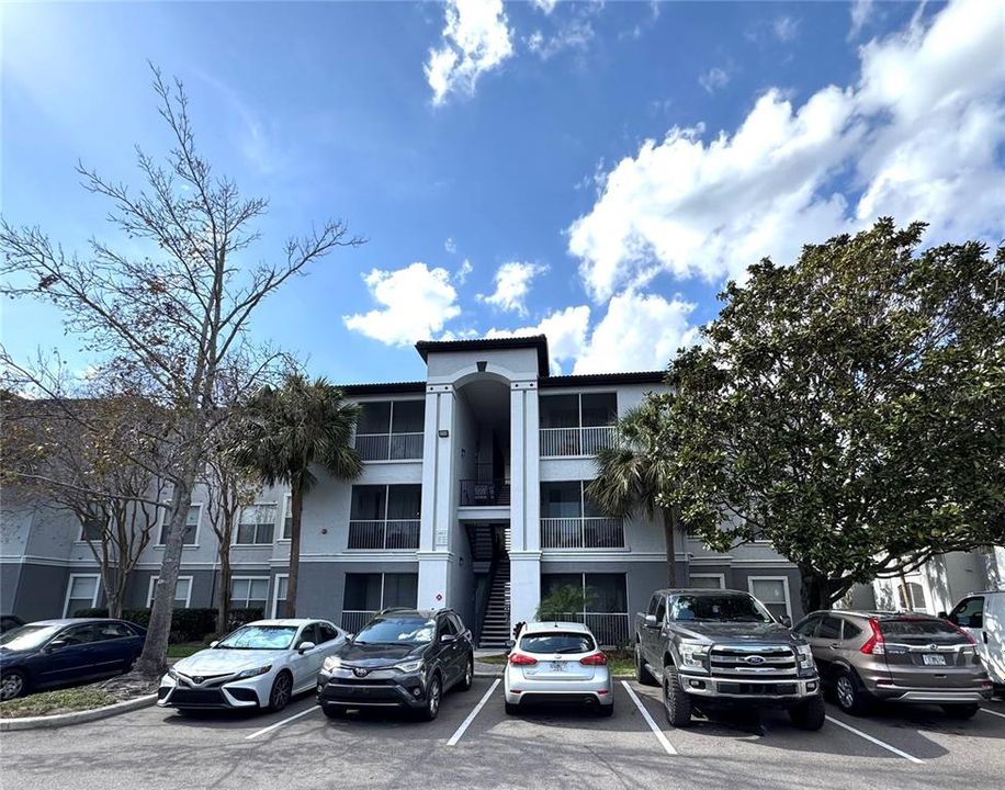 For Rent: $1,500 (2 beds, 1 baths, 927 Square Feet)