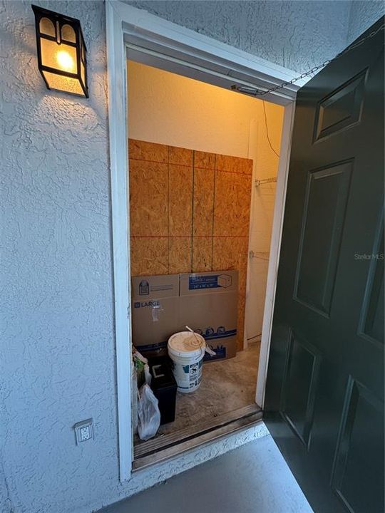 For Rent: $1,500 (2 beds, 1 baths, 927 Square Feet)