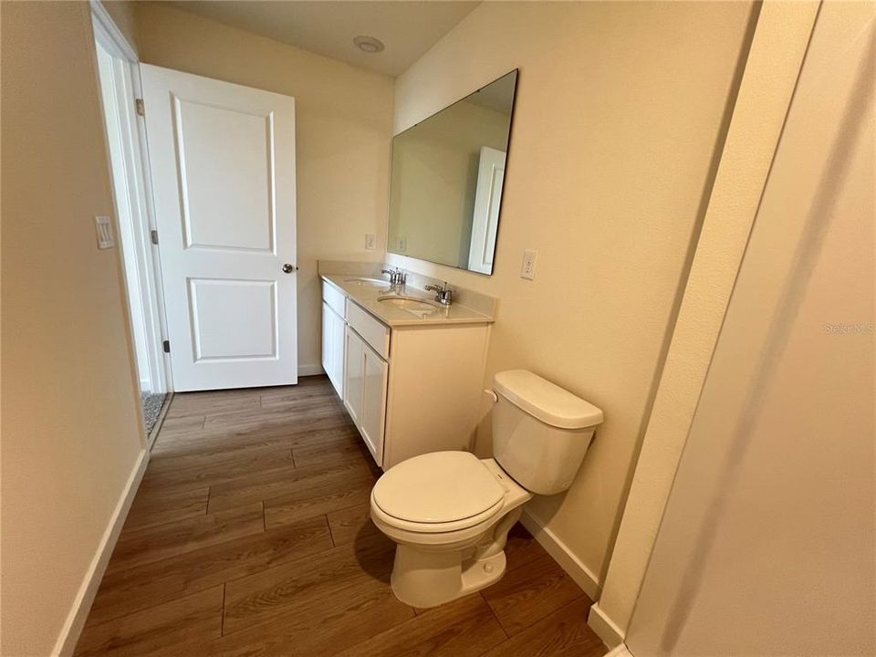 For Rent: $2,100 (3 beds, 2 baths, 1464 Square Feet)