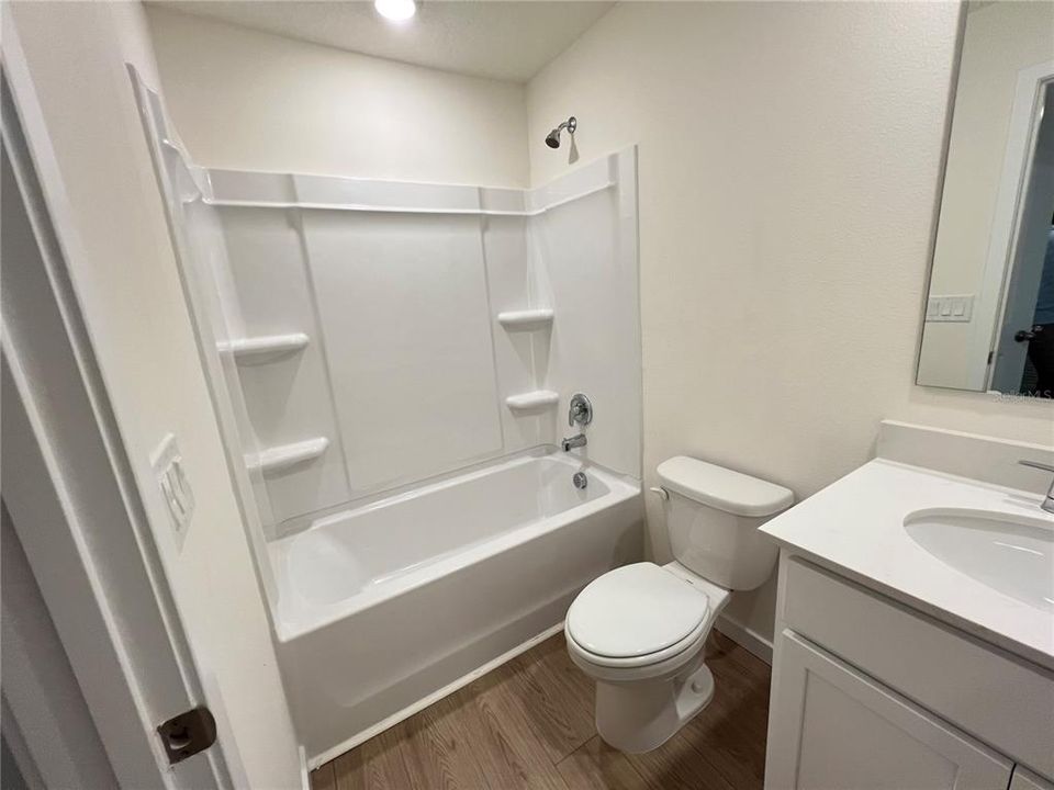 For Rent: $2,100 (3 beds, 2 baths, 1464 Square Feet)