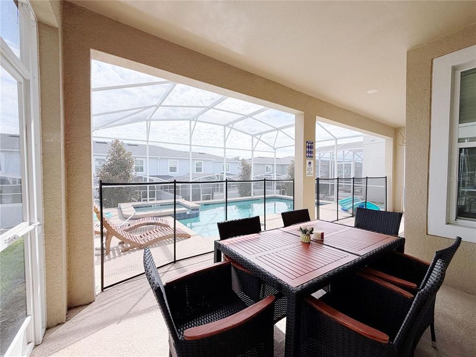 For Sale: $589,000 (6 beds, 5 baths, 3291 Square Feet)