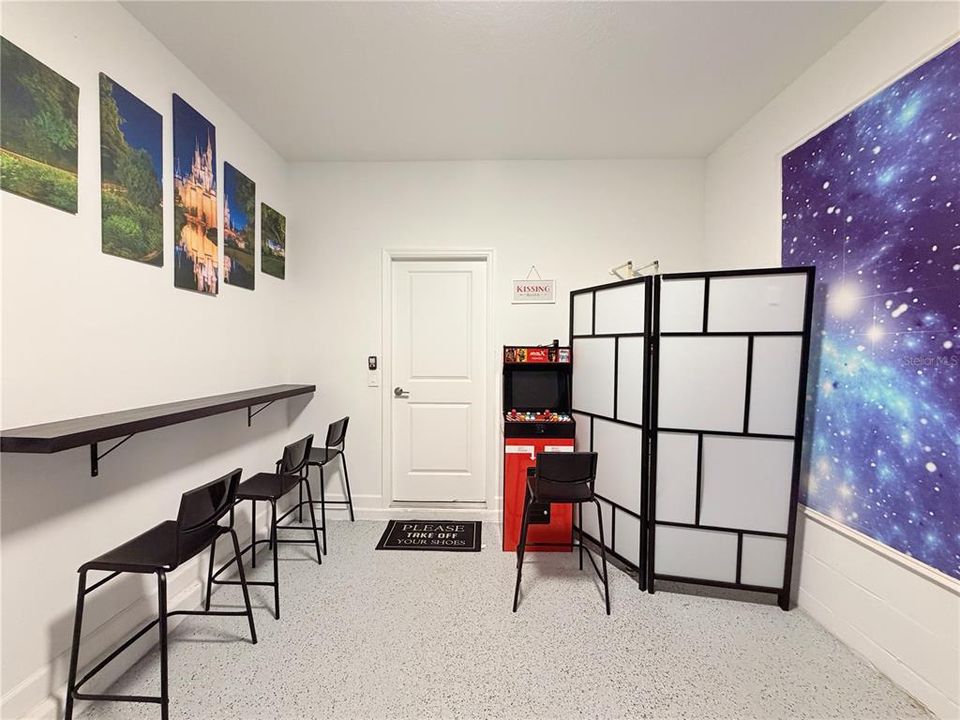 For Sale: $589,000 (6 beds, 5 baths, 3291 Square Feet)