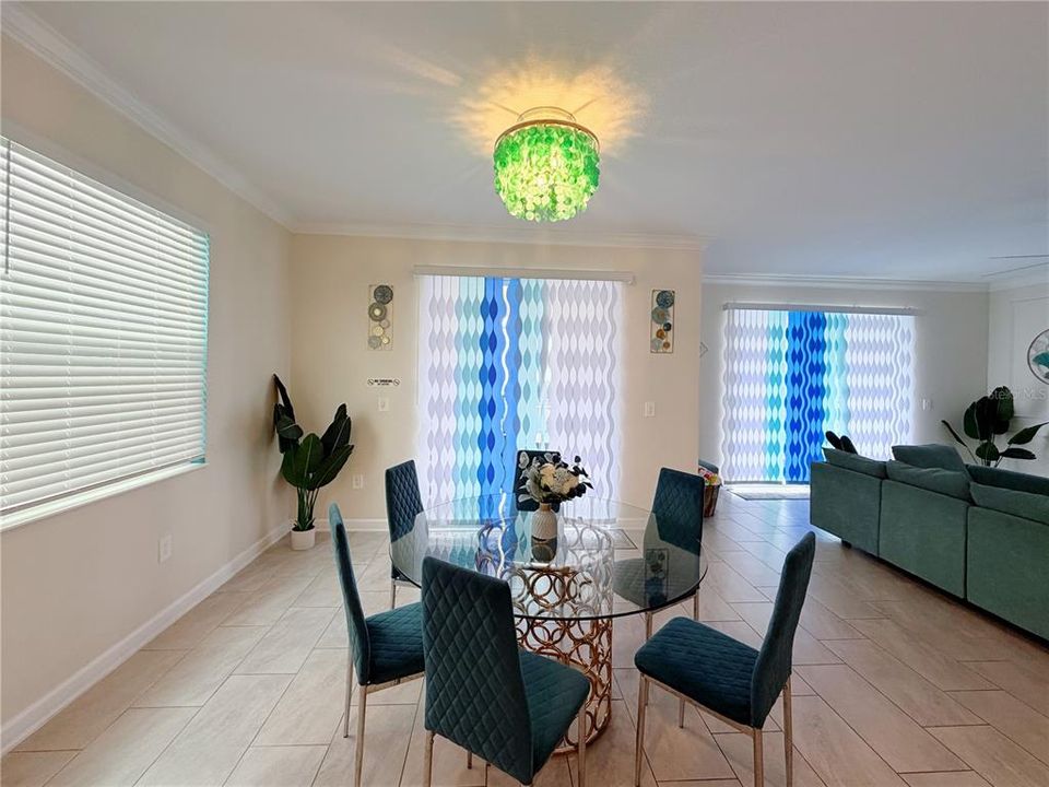 For Sale: $589,000 (6 beds, 5 baths, 3291 Square Feet)