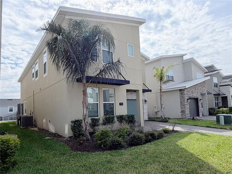 For Sale: $589,000 (6 beds, 5 baths, 3291 Square Feet)
