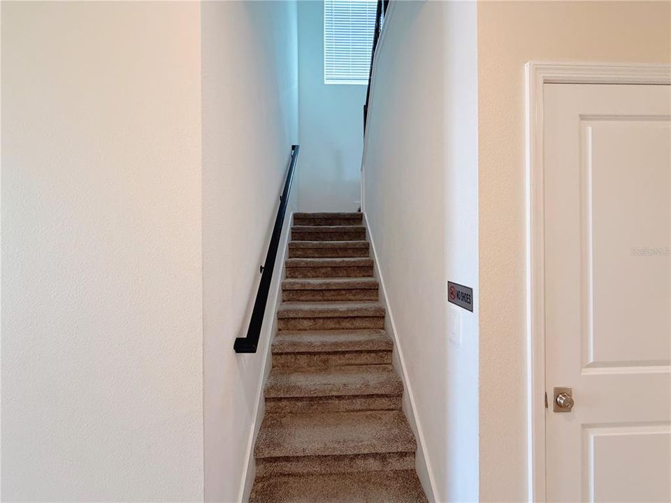 For Sale: $589,000 (6 beds, 5 baths, 3291 Square Feet)