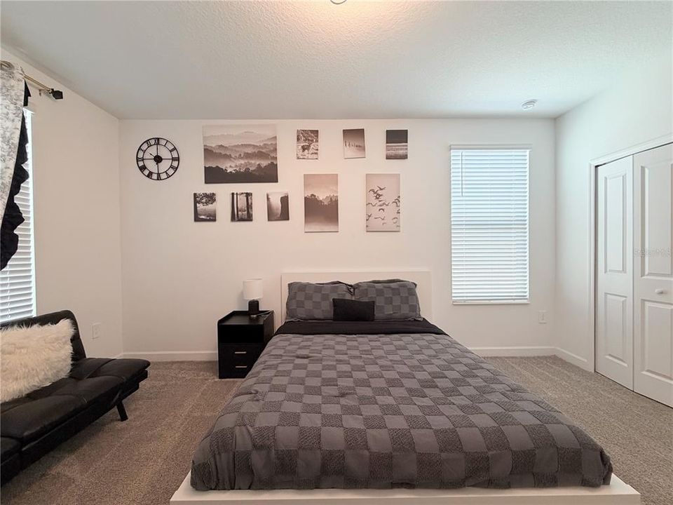 For Sale: $589,000 (6 beds, 5 baths, 3291 Square Feet)